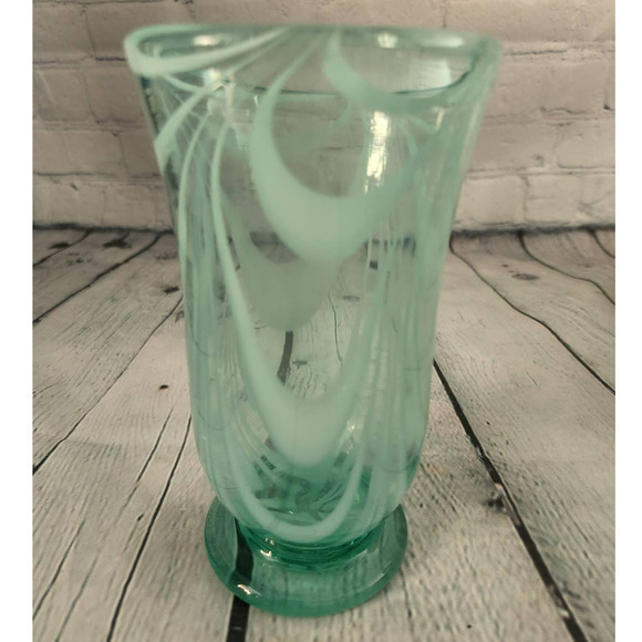 Hand Blown Glass‎ Vase/Glass 6.5” Green Swirls MMA - Picture 3 of 7